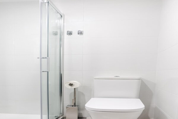 Foto van Vakantiehuis vlakbij Praia Pedras Negras - Vakantiehuis in San Vicente do Mar - BathRoom