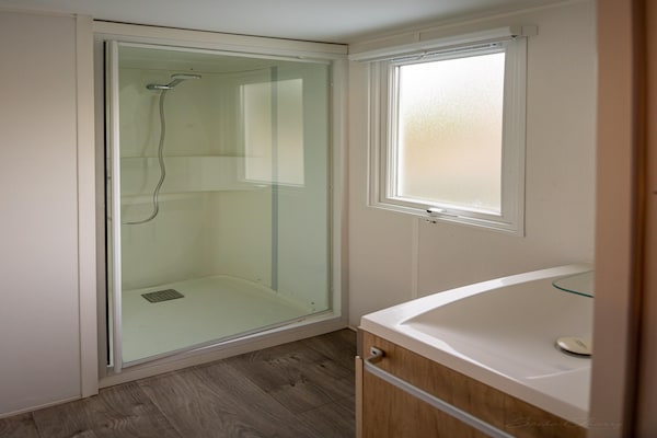 Foto van Cottage in Tarragona met Privéstrand - Vakantiehuis in La Torre del Sol, Tarragona - BathRoom