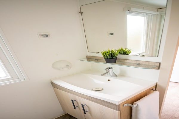 Foto van Cottage in Tarragona met Privéstrand - Vakantiehuis in La Torre del Sol, Tarragona - BathRoom