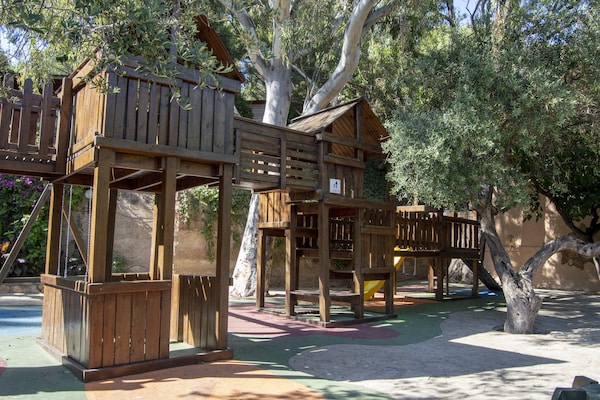 Foto van Cottage in Tarragona met Privéstrand - Vakantiehuis in La Torre del Sol, Tarragona - GardenSummer