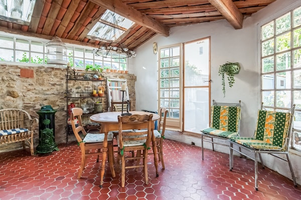 Foto van Vakantiehuis in Lorgues met zwembad en terras - Vakantiehuis in Lorgues - DiningRoom