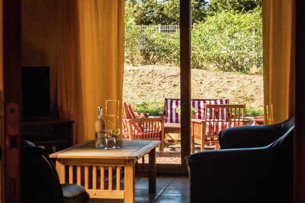Foto van Zonnige ontsnapping naar sereniteit - Vakantiehuis in Fraissé-Des-Corbieres - LivingRoom