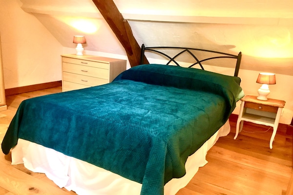 Foto van Golden Light Cottage Escape - Vakantiehuis in Sainte-Marguerite-d'Elle - BedRoom