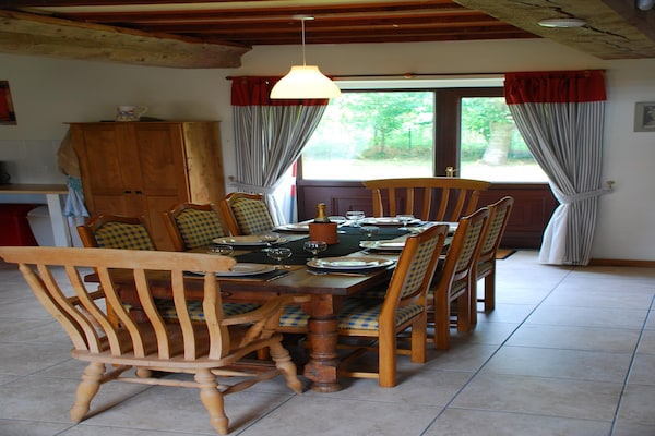Foto van Golden Light Cottage Escape - Vakantiehuis in Sainte-Marguerite-d'Elle - DiningRoom