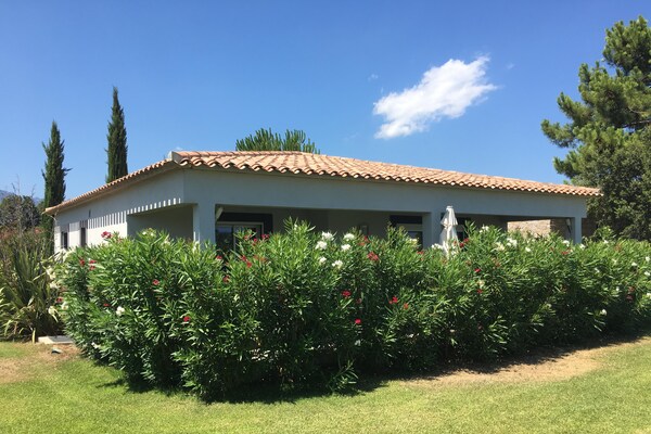 Foto van Corsicaans appartement met pergola - Vakantiehuis in Porto-Vecchio - GardenSummer