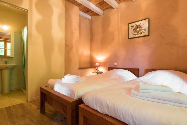 Foto van Cottage in Chaleix bij Bos en Meer - Vakantiehuis in Chalais - BedRoom