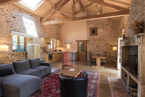 Foto van Cottage in Chaleix bij Bos en Meer - Vakantiehuis in Chalais - LivingRoom