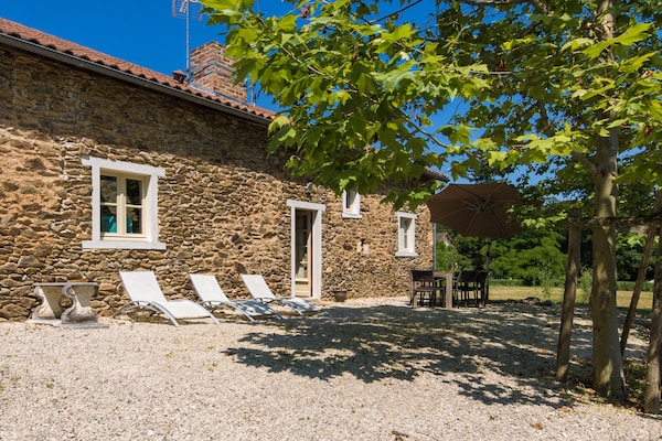 Foto van Cottage in Chaleix bij Bos en Meer - Vakantiehuis in Chalais - ExteriorSummer