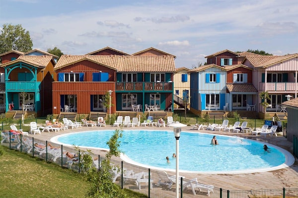 Foto van Hutretraite met gedeeld zwembad - Vakantiehuis in Le Teich - ParkFacilities