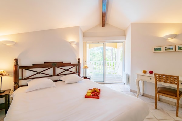 Foto van Golfvilla in Eden Parc voor 10 met zwembad - Vakantiehuis in Lacanau - BedRoom