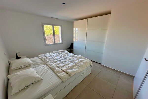 Foto van Villa l'Esquirol met uitzicht en zwembad - Vakantiehuis in Roquebrun - BedRoom