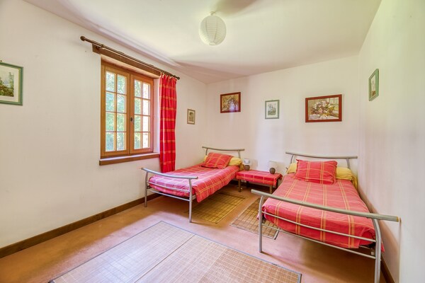 Foto van Charmante vakantiewoning in watermolen - Vakantiehuis in Ferce - BedRoom