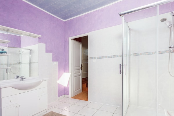 Foto van Gezellig vakantiehuis vlakbij de Causses du Quercy - BathRoom