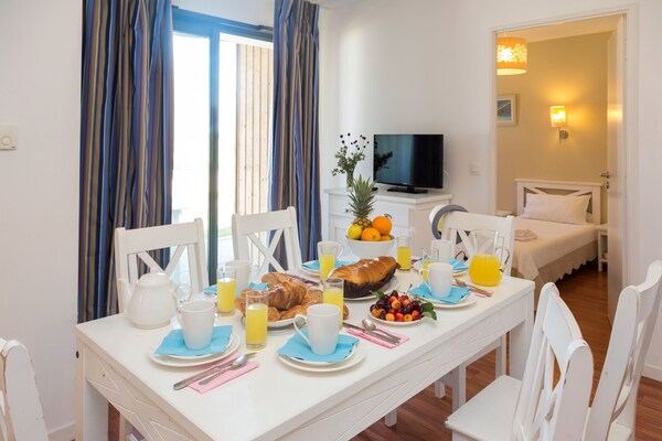 Foto van Modern appartement aan zee - Vakantiehuis in Guidel - LivingRoom