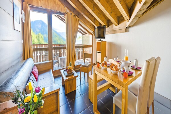 Foto van Alpine duplexwoning voor zes personen - Vakantiehuis in Saint-Lary-Soulan - DiningRoom