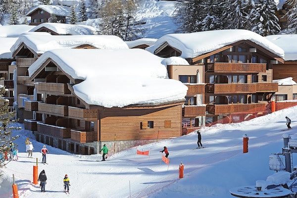 Foto van Alpine duplexwoning voor zes personen - Vakantiehuis in Saint-Lary-Soulan - ExteriorWinter