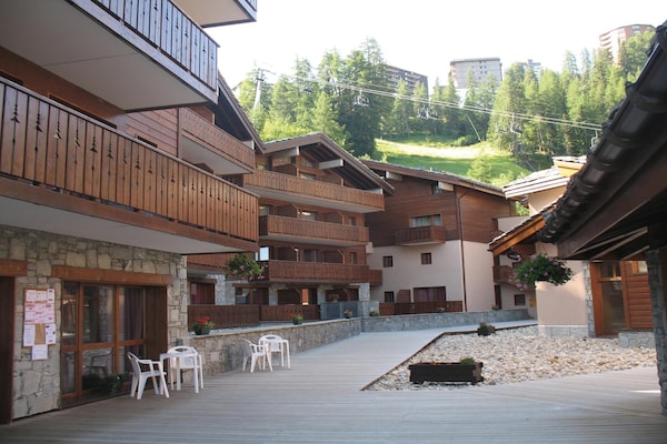 Foto van Alpine duplexwoning voor zes personen - Vakantiehuis in Saint-Lary-Soulan - ExteriorSummer
