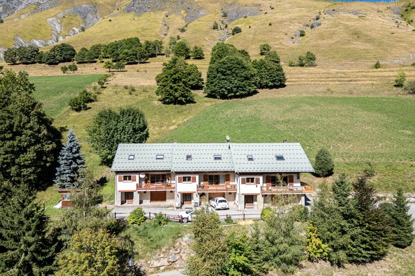 Foto van Les Perdrix Blanches - 5P14 - Vakantiehuis in Saint-Sorlin-d´Arves - ExteriorSummer