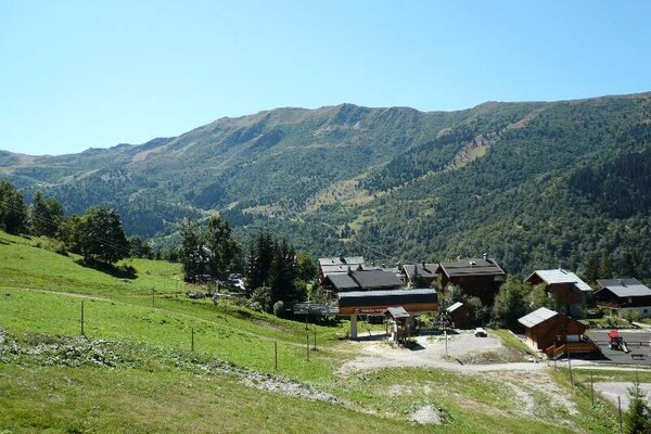Foto van Appartement in Méribel met uitzicht op de bergen - Vakantiehuis in LES ALLUES - Untagged