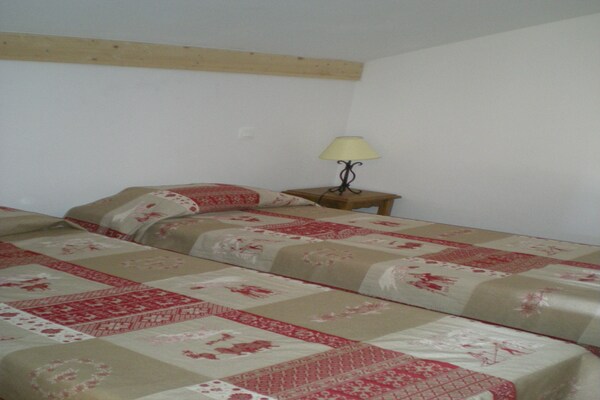 Foto van Gezellig chaletverblijf met zwembad - Vakantiehuis in Notre Dame de Bellecombe - BedRoom