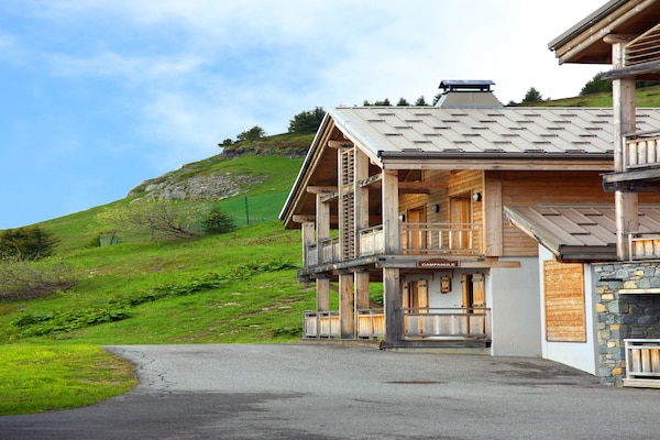 Foto van Gezellig bergverblijf met balkon - Vakantiehuis in Arâches-La-Frasse - ExteriorSummer