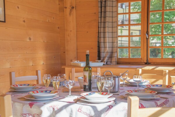 Foto van Chalet in Châtel bij Les Portes du Soleil - Vakantiehuis in Châtel - DiningRoom