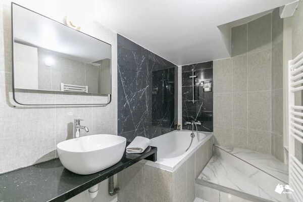 Foto van Duplex appartement 4 slaapkamers/11 plaatsen - Moulin Rouge - Untagged