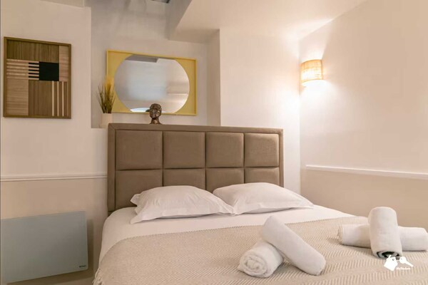 Foto van Duplex appartement met 2 slaapkamers en 6 plaatsen vlakbij de Moulin Rouge. - Untagged