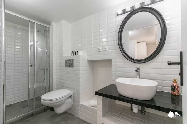 Foto van Duplex appartement met 2 slaapkamers en 6 plaatsen vlakbij de Moulin Rouge. - Untagged
