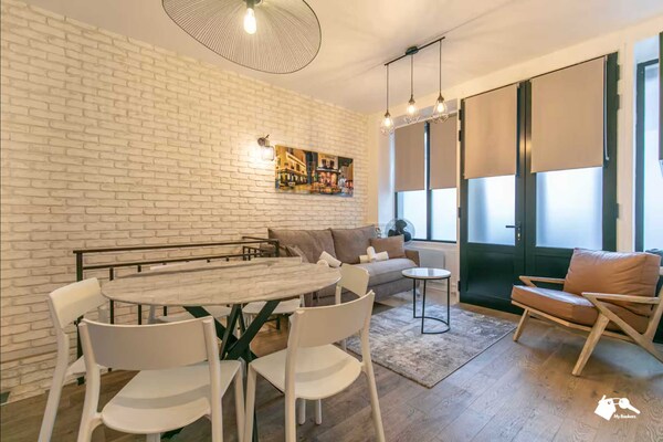 Foto van Duplex appartement met 2 slaapkamers en 6 plaatsen vlakbij de Moulin Rouge. - Untagged
