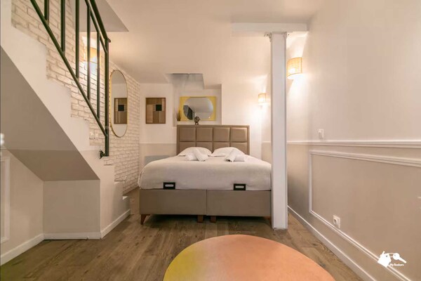 Foto van Duplex appartement met 2 slaapkamers en 6 plaatsen vlakbij de Moulin Rouge. - Untagged