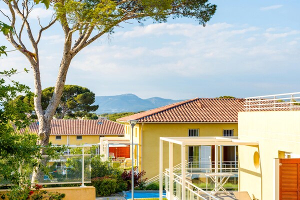 Foto van Duplex blokhutappartement voor 8 in Var - Vakantiehuis in Six-Fours-les-Plages - ViewSummer