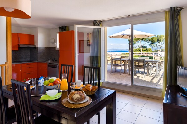 Foto van Duplex met zeezicht voor 8 aan de kust van Var - Vakantiehuis in Six-Fours-les-Plages - DiningRoom