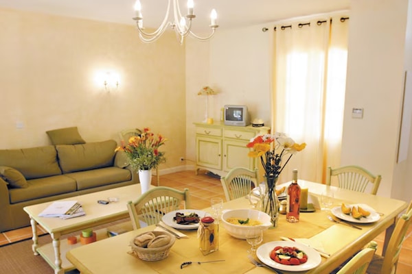 Foto van Duplexwoning voor 6 personen met zwembad - Vakantiehuis in Fayence - LivingRoom