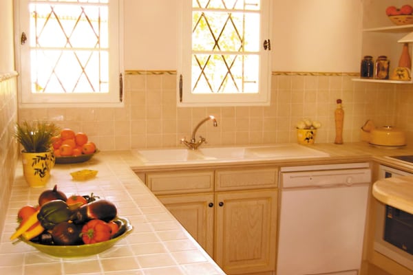 Foto van Duplexwoning voor 6 personen met zwembad - Vakantiehuis in Fayence - Kitchen