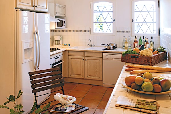 Foto van Duplexwoning voor 6 personen met zwembad - Vakantiehuis in Fayence - Kitchen