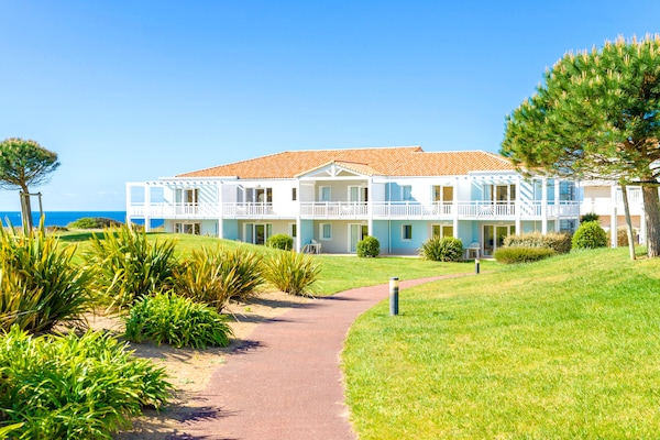 Foto van Een gezinsuitje aan de kust in de Vendée - Vakantiehuis in Les Sables-d'Olonne - ExteriorSummer