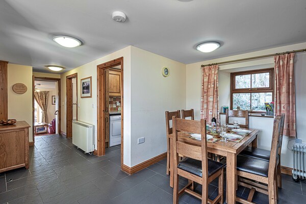 Foto van Cottage bij Cardigan Bay met bubbelbad - Vakantiehuis in Talybont - DiningRoom