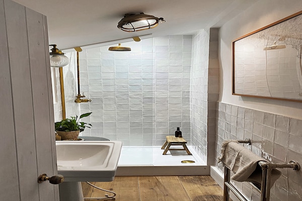 Foto van Cottage in Kingsand bij Kingsand Beach - Vakantiehuis in Kingsand - BathRoom