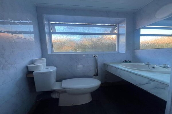 Foto van Appartement Met 2 Slaapkamers (6 Gasten) - Vakantiehuis in Skegness - BathRoom