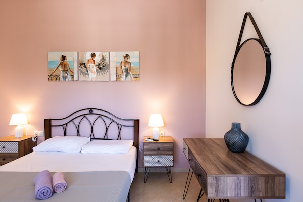 Foto van Huis in Spili met Uitzicht op Bergen - Vakantiehuis in Spili - BedRoom