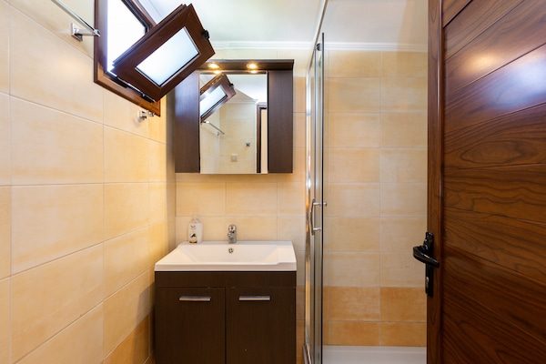 Foto van Huis in Spili met Uitzicht op Bergen - Vakantiehuis in Spili - BathRoom