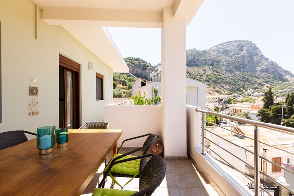 Foto van Huis in Spili met Uitzicht op Bergen - Vakantiehuis in Spili - TerraceBalcony