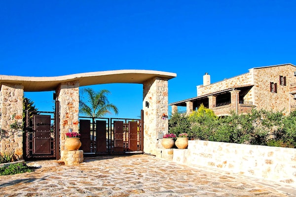 Foto van Kretaanse villa vlakbij het strand voor 10 - Vakantiehuis in Kondomari - HallReception