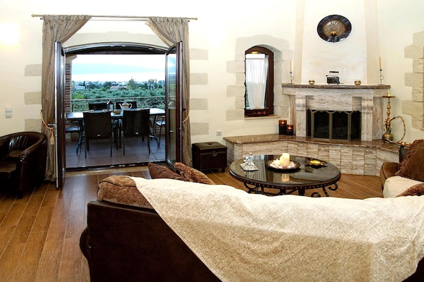 Foto van Kretaanse villa vlakbij het strand voor 10 - Vakantiehuis in Kondomari - LivingRoom