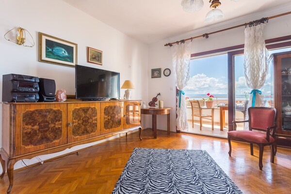 Foto van Apartments Sunrise ( Duilovo ) -Three Bedroom Apartment with Sea View Terrace - LivingRoom