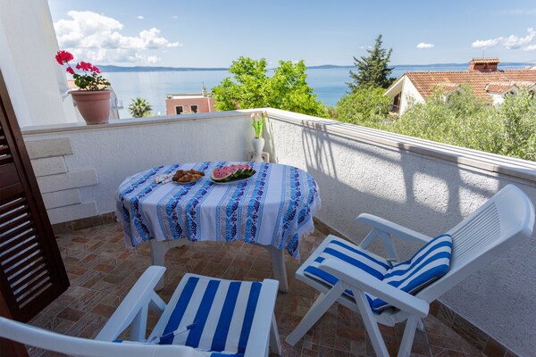 Foto van Apartments Sunrise ( Duilovo ) -Three Bedroom Apartment with Sea View Terrace - TerraceBalcony