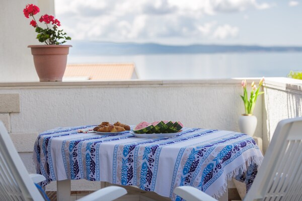 Foto van Apartments Sunrise ( Duilovo ) -Three Bedroom Apartment with Sea View Terrace - TerraceBalcony