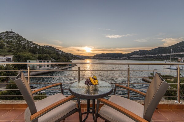 Foto van Apartments Ema-Comfort Two Bedroom Apartment with Sea View ( Fancy ) - terrace