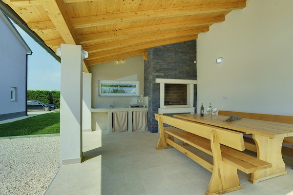 Foto van Appartement in Kroatië bij het Strand - Vakantiehuis in Pula - ExteriorSummer